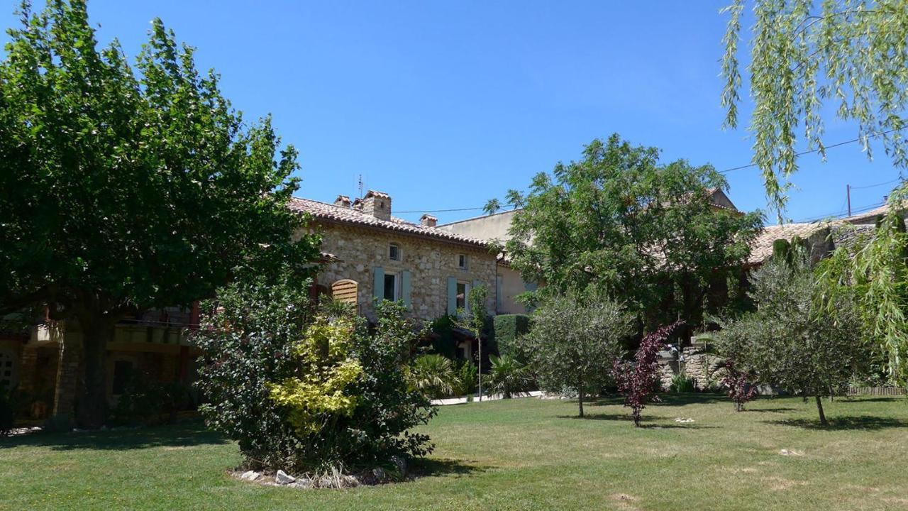 Gites Au Chateau Des Estubiers Les Granges-Gontardes Екстериор снимка