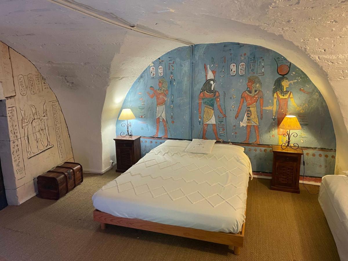 Gites Au Chateau Des Estubiers Les Granges-Gontardes Екстериор снимка
