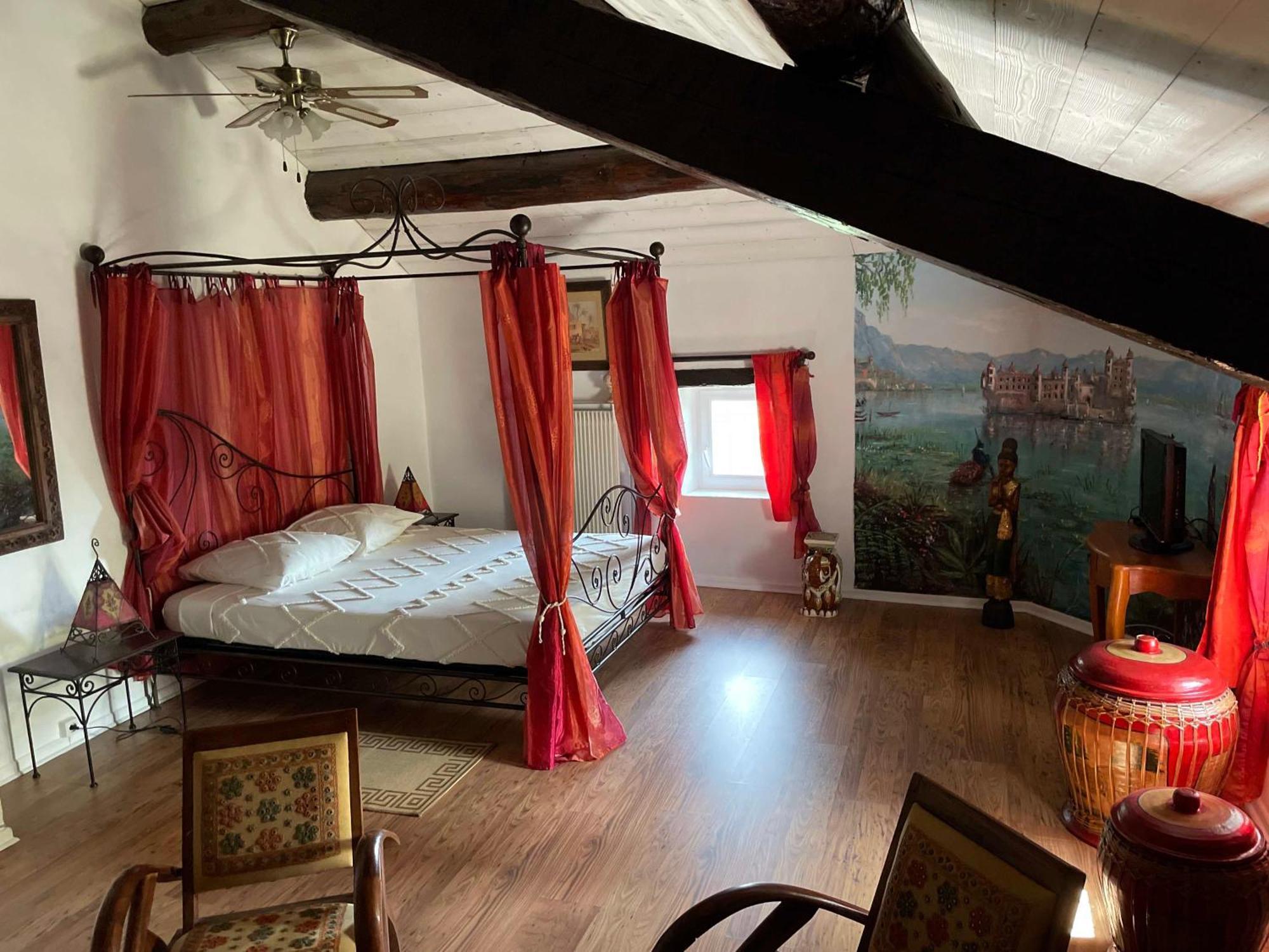 Gites Au Chateau Des Estubiers Les Granges-Gontardes Екстериор снимка